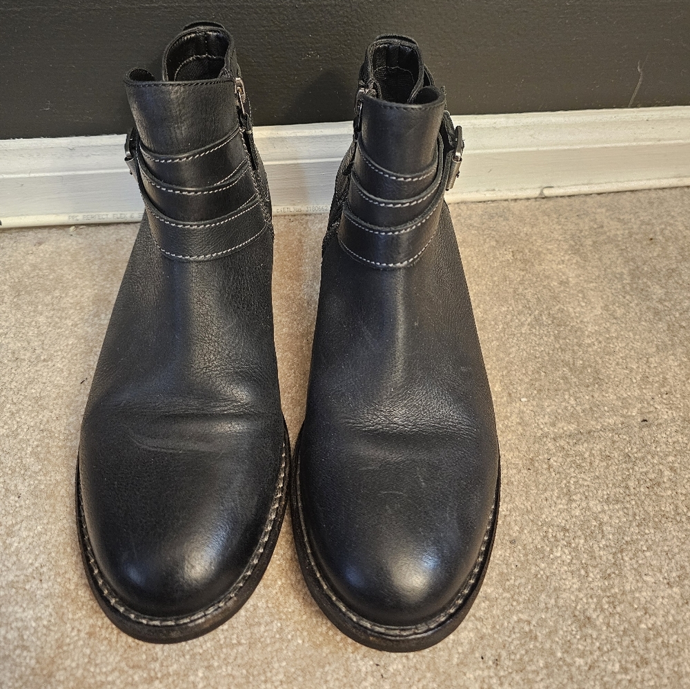 Casual Clarke's bootie